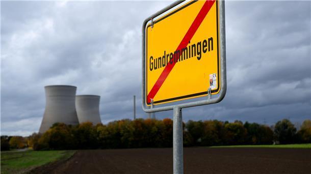 Kühltürme von AKW Gundremmingen gesprengt Am Samstag war es so weit: Die beiden Kühltürme wurden gesprengt.