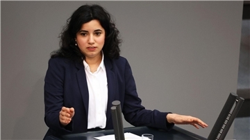 „Am sinnvollsten wäre es, einen Rechtsanspruch auf einen digitalen Staat zu schaffen“, sagt Misbah Khan (Bündnis 90/Die Grünen).