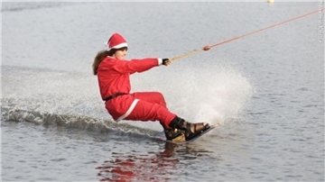 Am Spadener See gibt es in der Weihnachtszeit wieder buntes Programm von regelmäßigen Glühweintreffs hin zum Nikolaus-Boarden.