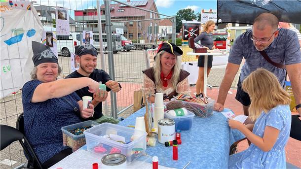Am Stand der Kinder- und Jugendfarm wurde gebastelt.