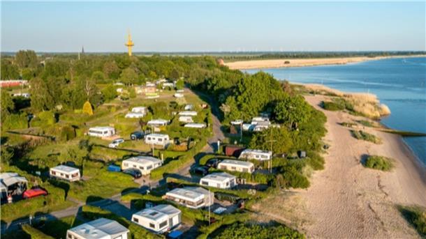 Am Weserabschnitt in Höhe Brake (hier ist die Sandstedter Seite zu sehen) sollen im Sommer auf beiden Seiten die Ufer aufgespült werden.
