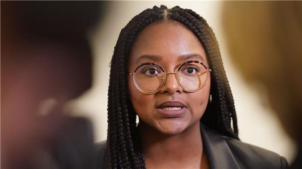 Touré: Genitalverstümmelung als Asylgrund anerkennen Aminata Touré (Grüne), Integrationsministerin von Schleswig-Holstein.