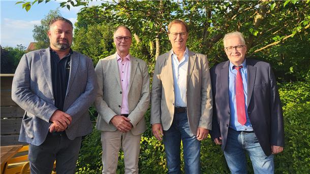 Lions-Club Nordenham/Elsfleth hat einen neuen Präsidenten Vier Männer, Lions-Club Nordenham/Elsfleth