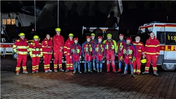 An der abendlichen Übung nahmen Ehrenamtliche der DLRG-Ortsgruppen aus Bremervörde und Lamstedt teil.