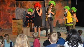 An der Grundschule Loxstedt gab es ein Theaterstück zum fairen Handel. 