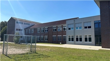 An der Ostseite der KGS-Oberstufe in Tarmstedt soll ein Anbau entstehen. 200.000 Euro sind dafür veranschlagt. Die Kosten soll der Landkreis tragen.