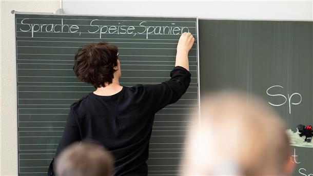 Lehrkräftemangel an Grundschulen bald überwunden An Grundschulen könnte es bald ausreichend Lehrkräfte geben.