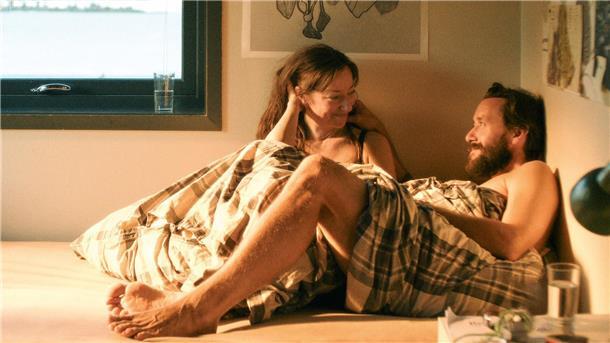 Berlinale-Gewinner „Oslo Stories: Träume“ kommt ins Kino Andrea Braein Hovig (l) als Marianne und Thomas Gullestad als Ole in einer Szene des Films.