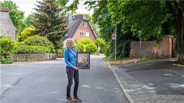 Mit Feldstaffelei und Bühnenbildner auf Achse Andrea Rosemeier liebt das idyllische Fleckchen an der Straße Am Jedutenberg. Als junge Frau malte sie genau diesen Blick, wie er sich heute noch bietet, um die Dionysiuskirche mit Ölfarben – auf einem alten Bettlaken.