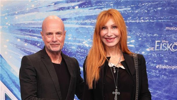 Andrea Sawatzki mit ihrem Ehemann Christian Berkel bei der Deutschlandpremiere des Disney-Musicals „Die Eiskönigin“.