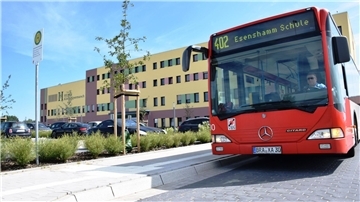 Bus vor der Helios-Klinik Wesemarsch