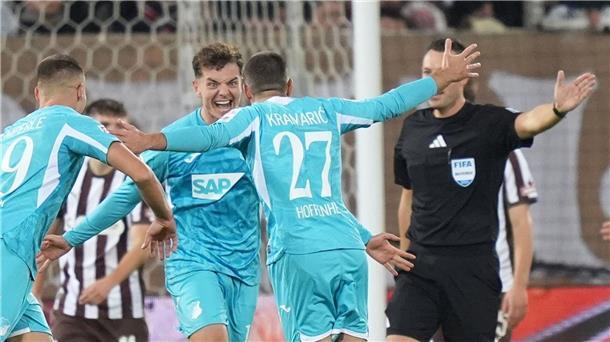 Hoffenheim siegt auswärts – St. Paulis Krise spitzt sich zu Andrej Kramaric (vorne, 1899 Hoffenheim) jubelt nach seinem Treffer zum 2:0.