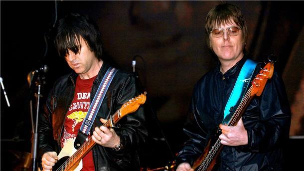 Smiths-Bassist Andy Rourke gestorben Andy Rourke (r) und Johnny Marr von The Smiths 2006 in Manchester. Rourke ist im Alter von 59 Jahren gestorben.