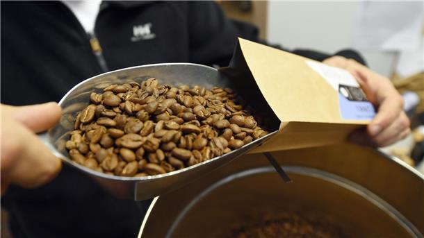 Stadt Nordenham bietet Ausflüge und Veranstaltungen für Senioren an Anfang September geht es für die Seniorenpass-Besitzerinnen und -Besitzer zu einer Kaffee-Rösterei in Bremen. Zum Programm gehören aber auch noch andere Veranstaltungen.