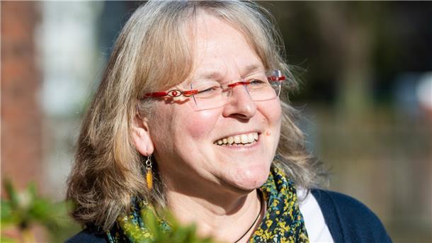 Andacht zum Pfingstfest: Glaube, der bewegt Angelika Domdey, Pastoralreferentin der Katholischen Kirche Bremerhaven.