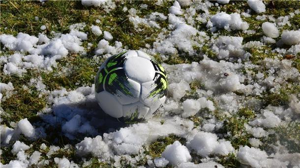Oberliga-Spiel in Heeslingen gehen Meppen II abgesagt Fußball im Schnee