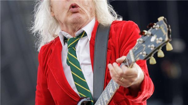 Angus Young überzeugte auch die Fans in Hannover.