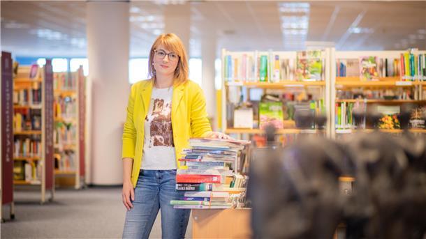 Anika Schmidt, Leiterin der Bremerhavener Stadtbibliothek, wechselt nach Bremen. Foto: Hartmann