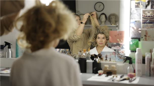 Anke Engelke in einer Szene des Films „Mutter“.