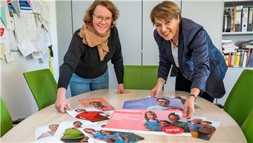 Annika Jaeger und Dorothee Starke vom Kulturamt wollen mit der Kampagne „Kultur tut gut“ die Menschen ermutigen, wieder Konzerte, Ausstellungen oder Aufführungen zu besuchen.