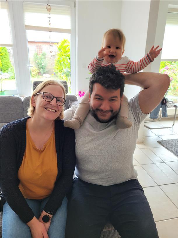 Annika und Walter Flores mit Tochter Maya