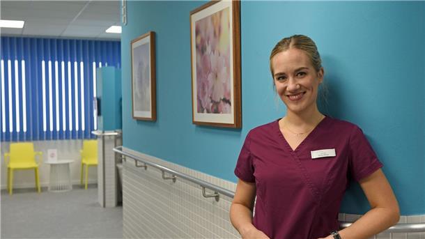 Annina Hellenthal (l) steigt aus der Serie „Bettys Diagnose“ aus.