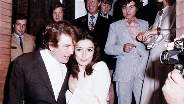 Anouk Aimée und Albert Finney nach ihrer standesamtlichen Hochzeit im August 1970 in London.