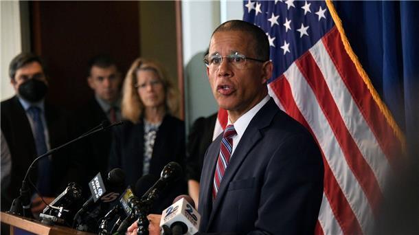 Anthony Brown, Generalstaatsanwalt von Maryland, kommentiert die Veröffentlichung des geschwärzten Berichts über sexuellen Kindesmissbrauch in der katholischen Erzdiözese Baltimore.
