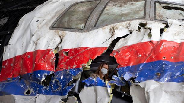 Flug MH17: Angehörige wollen Gerechtigkeit für 298 Opfer Anwälte und Kläger fordern Gerechtigkeit für die 298 Opfer der abgeschossenen MH17.