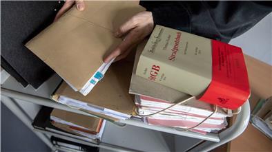 Auch an den Gerichten in der Elbe-Weser-Region sind wegen Corona Gerichtsverhandlungen verschoben worden.