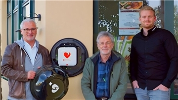 Defibrillator am Weserschlösschen in Blexen