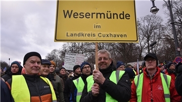 Auch das Landvolk Wesermünde hat sich auf den Weg nach Berlin gemacht, um an der Großdemo teilzunehmen.
