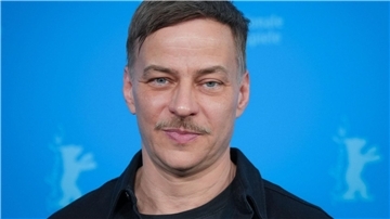 Auch der international bekannte Schauspieler Tom Wlaschiha („Game of Thrones“, „Stranger Things“) spielt in der neuen ARD-Serie mit. (Archivbild)