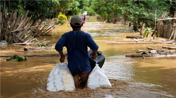 Land unter in Asien: Nach Taifun „Yagi“ rückt „Bebinca“ an Auch die Menschen in Myanmar kämpfen mit Überflutungen.