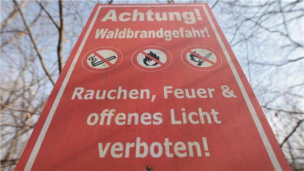 Auch die Waldbrandgefahr steigt durch die Trockenperiode. (Archivbild)
