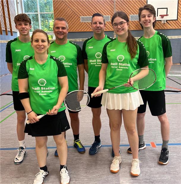 Zevens Badmintonmannschaften freuen sich über erfolgreiche Hinrunde TuS Zeven
