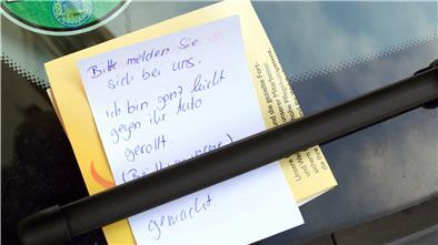 Auch nach einem vermeintlich harmlosen Parkrempler ist das unerlaubte Entfernen vom Unfallort eine Straftat. Eine Notiz reicht nicht aus.