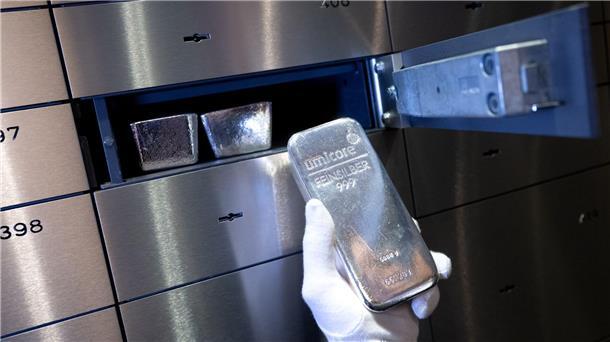 Gold steigt von Rekord zu Rekord - auch Silber stark gefragt Auch Silber wird immer teurer.