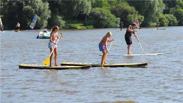 New Comix rockt auf der Bühne am Bremervörder See Auch Stand Up Paddling auf dem Vörder See gehört beim diesjährigen Seefest wieder zum Programm.