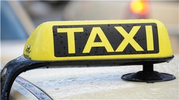 Auch Taxiuntenrehmen haben Personalmangel.