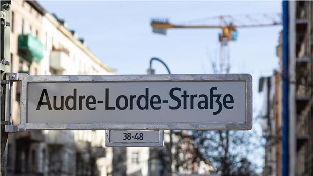 Straßen machen Frauen bekannter Audre Lorde war eine Dichterin, die sich für Frauenrechte einsetzte.