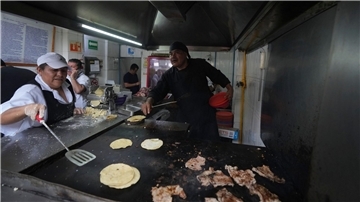 Auf das Wesentliche reduziert: der Taco-Imbiss „El Califa de León“.