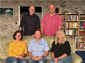 Auf dem Bild ist der Vorstand zu sehen (von links): Birgit Glückselig, Olaf de Grave, Frank Meyer, Helge Schellstede und Elke Wilhaus.
