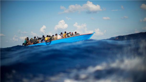 Schiffsunglück vor Lampedusa: Noch 15 Menschen vermisst Auf dem Mittelmeer kommt es seit mehreren Jahren immer wieder zu tödlichen Katastrophen mit Flüchtlingsbooten (Archivbild).