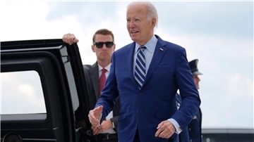 Auf dem Weg zum TV-Studio: US-Präsident Joe Biden tritt in Atlanta gegen Ex-Präsident Donald Trump an.