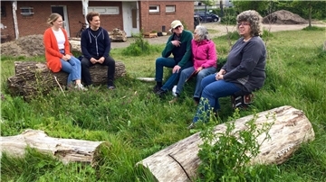 Auf dem "Zolli" tut sich was: Der Urban-Gardening-Platz in Lehe bekommt ein Kiosk-Cafe. Die Zolli-Vereinsmitglieder (von links) Anna Gendrich, Marlon Bach, Keith Buckley, Elisabeth Goth und Susanne Ruser unterstützen das Projekt.