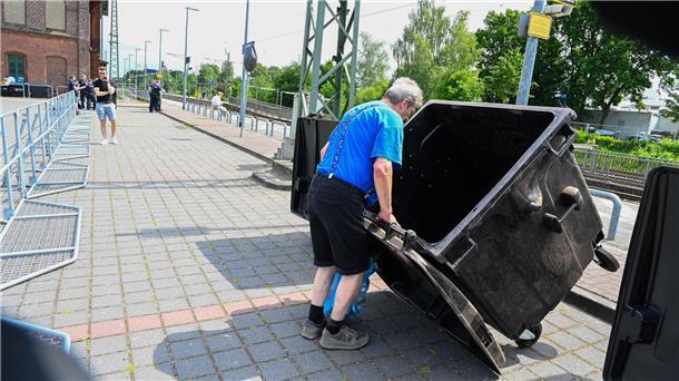 Auf den Bühnen, vor den Bühnen und auf den Zeltplätzen - nur glückliche Menschen...