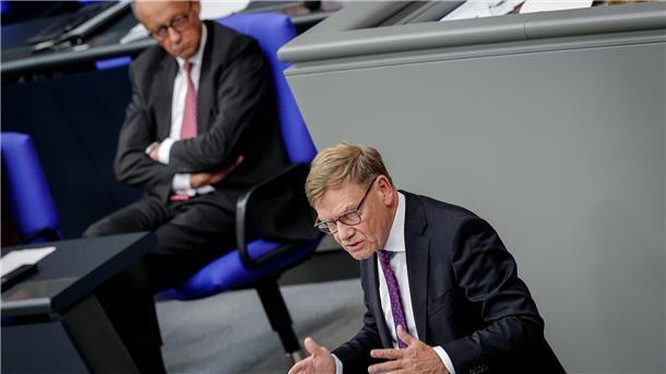 Auf den Wirbel um die Syrien-Äußerungen seines Außenministers Johann Wadephul hätte Kanzler Friedrich Merz (beide CDU) wohl gerne verzichtet.