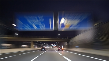 Auf der Autobahn A1 kam es am Dienstagabend zu einem folgenschweren Unfall (Symbolbild). 