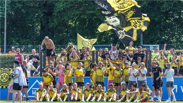 Auf die Frauen von Borussia Dortmund wartet bei ihrer Pokal-Premiere der FC Bayern München. (Archivbild)